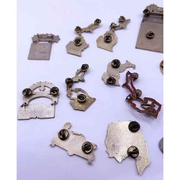 LIONS Club of Michigan Area Vest Lapel Pins Lot of 15 Some Vintage - Picture 7 of 9